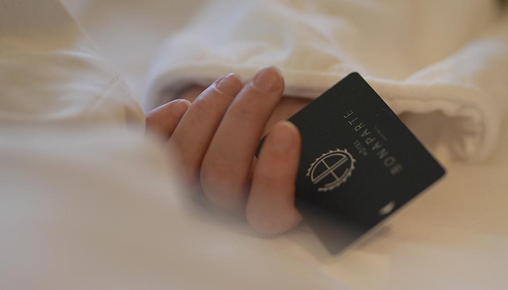 keycard-comfort-bed-hotel-bonaparte